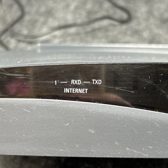 Cisco Systems 800 Series Router with Power Adapter Black Tested/Works SCRATCHED - Picture 4 of 10